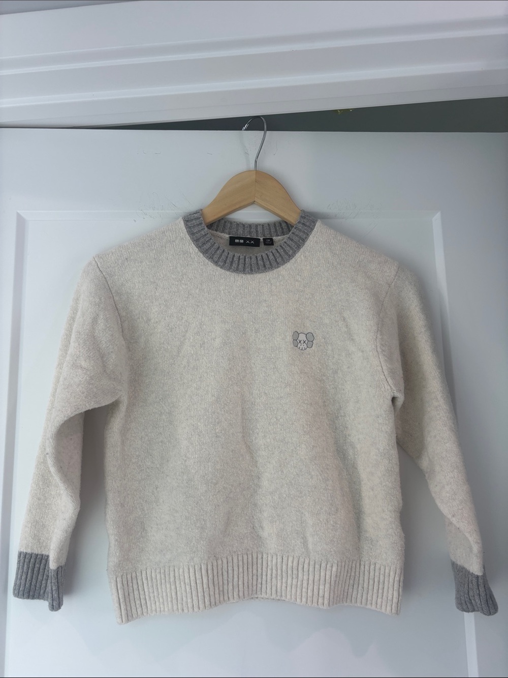 UNIQLO x KAWS Winter Souffle Yarn Sweater Off White in kids 130 or XXS in Womens